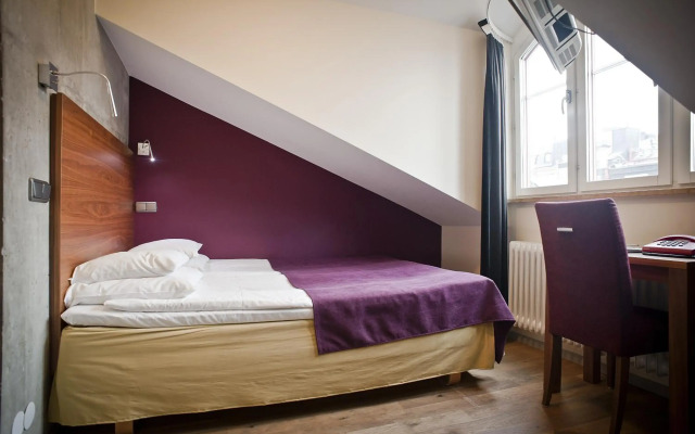 Rex Hotel