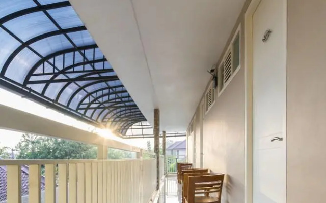 RedDoorz Syariah near Graha Pena