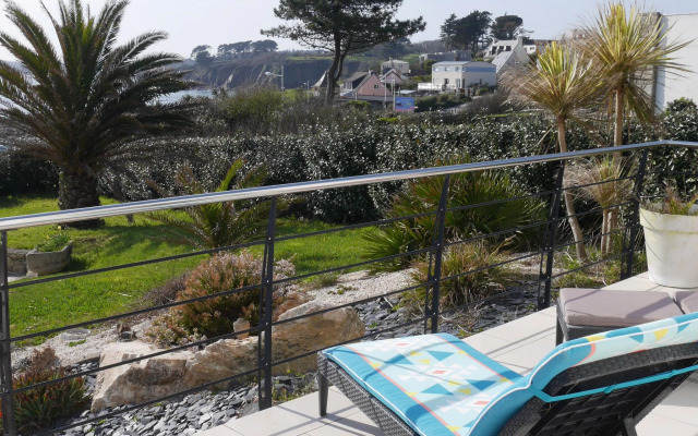 180° panoramic sea view, direct beach location, Locmaria-Plouzané
