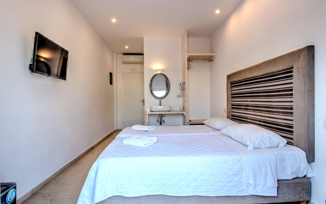 Anamar Santorini