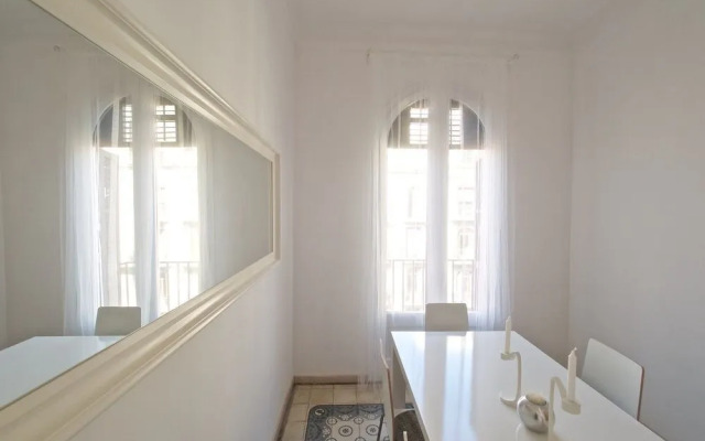 Gaudi Eixample Apartment