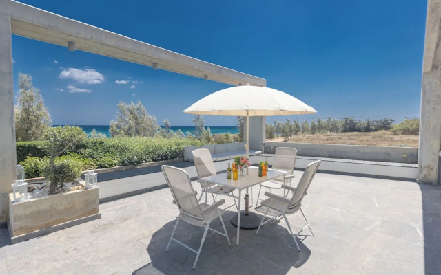 Protaras Holiday Villa El34 - Seafront Villa