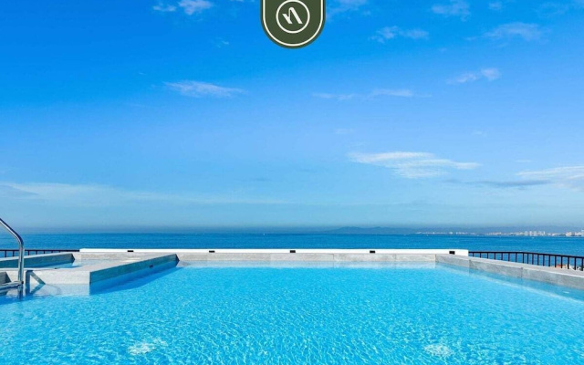 Luxury 2 BR - Downtown - Pool - Sunset in Terrace