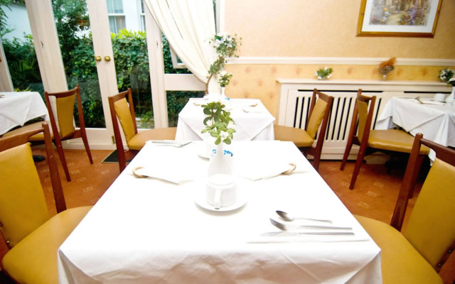 Maranton House Hotel