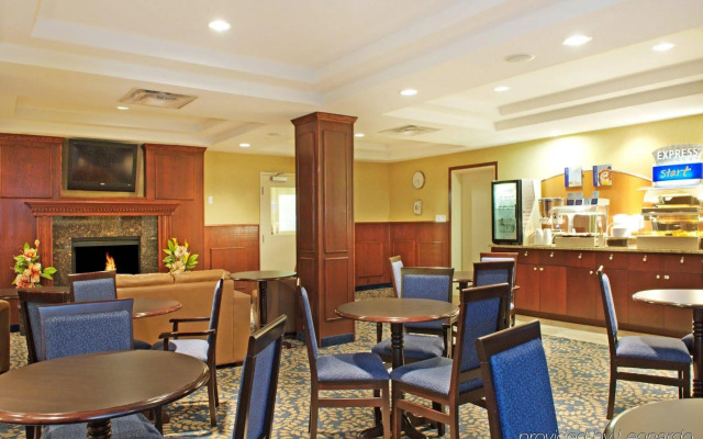 Holiday Inn Express Hotel & Suites Edson by IHG