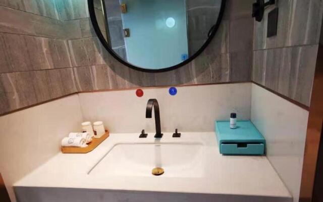 LanOu Hotel Guiyang High-Speed Railway North Station