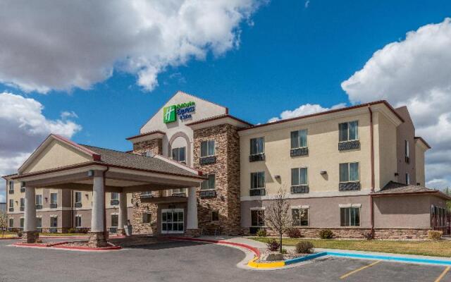 Holiday Inn Express Suites Dinosaurland