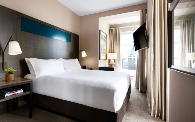 One King West Hotel & Residence