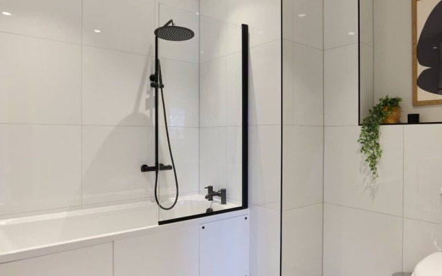 The Brondesbury Escape - Cosy 1bdr Flat With Balcony Parking