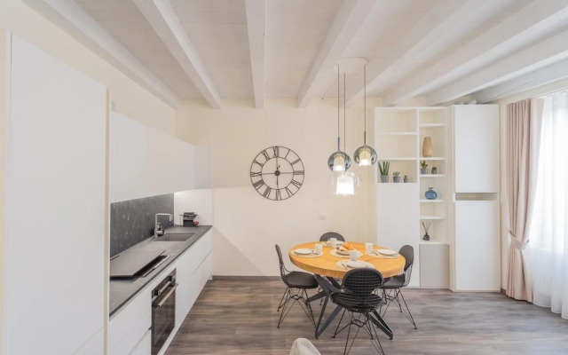 Modern Stylish Apartment in Como City