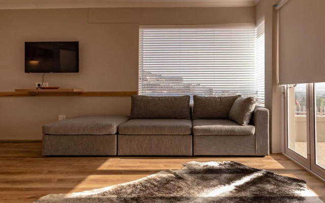 Small Bay Beach Suites