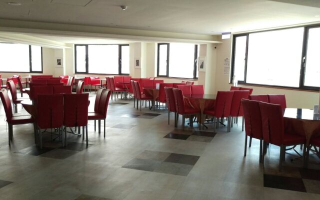 Center Hotel