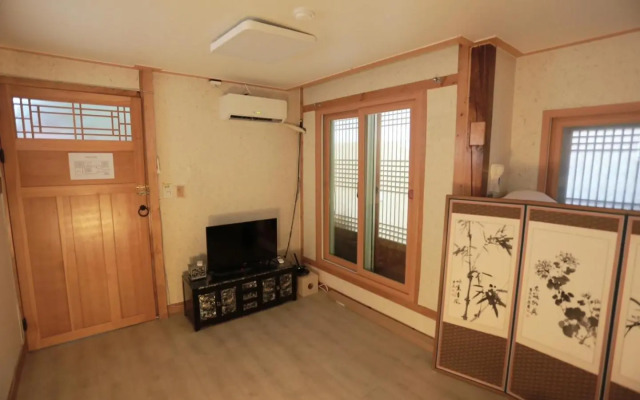 Nuhadang Hanok Guesthouse