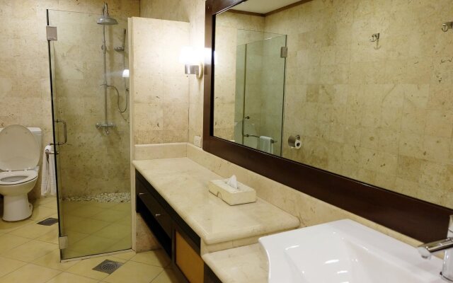 Hollywood Suites