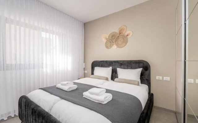 2BDR W parking shirat haneviim - Mamilla Area