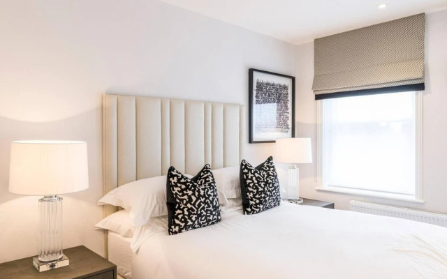 Light and Airy Central Three Bed Flat