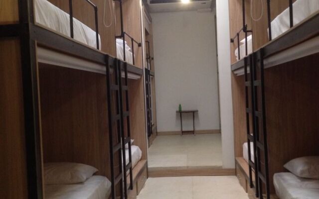 Bourbon St Hostal Boutique - Hostel