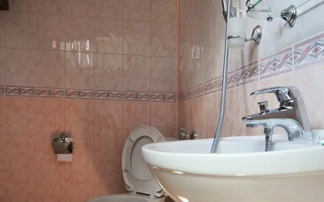 The Old House 1980 Family Hotel