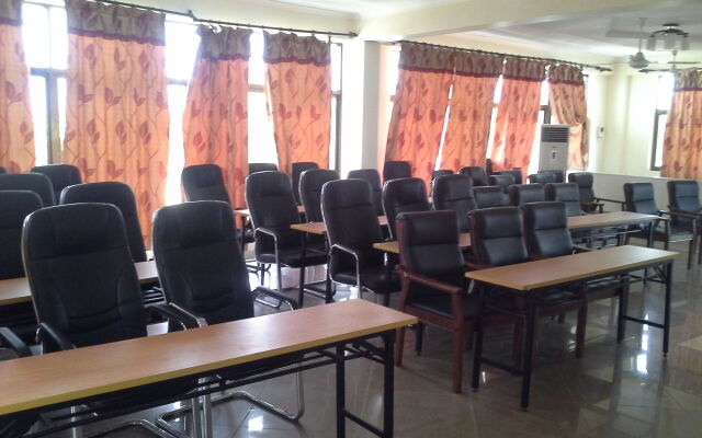 Golden Park Hotel
