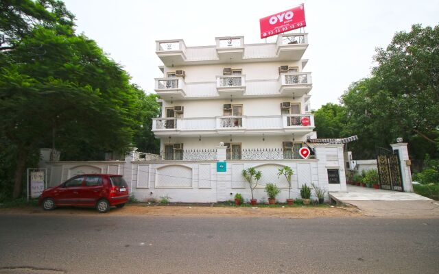 OYO 5919 near MG Road Metro Station