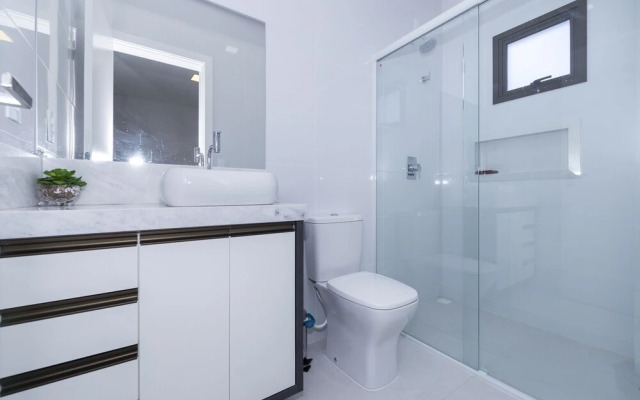 Lindo Apto com 2 suites em Bombinhas 813