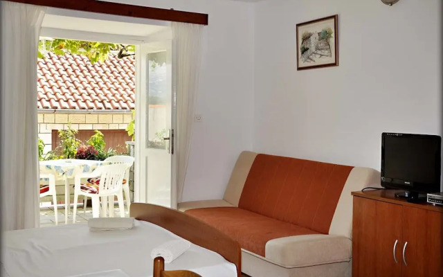 Apartments Lumbarda