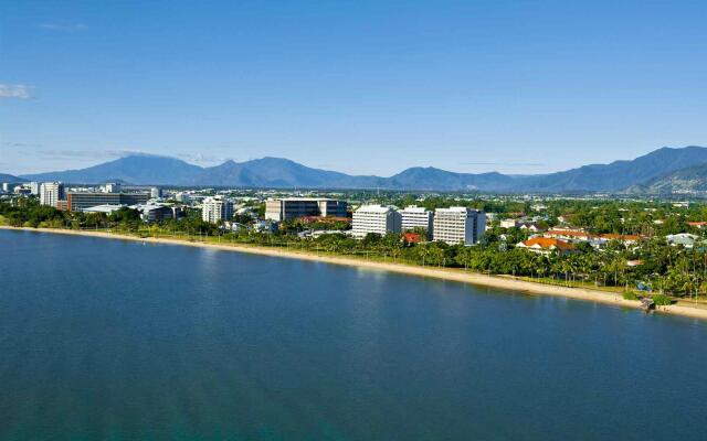 Cairns Harbourside Hotel