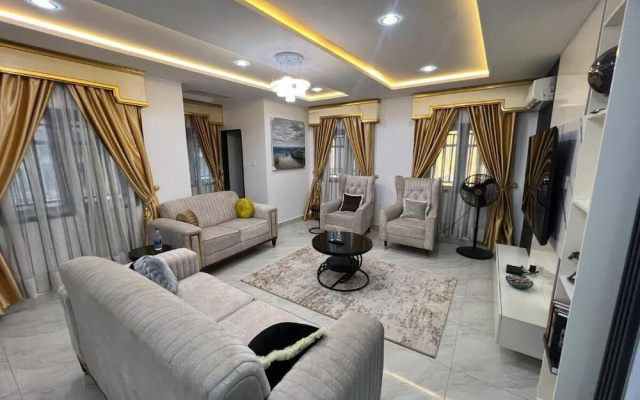 De Light Luxury Suites And Apartment