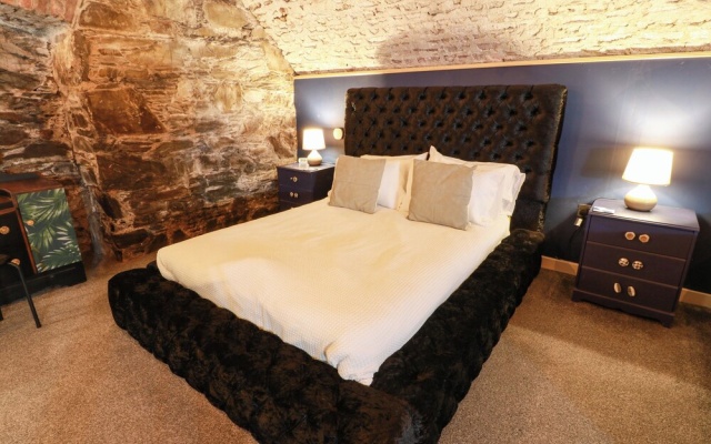 Gatehouse Studio Apartment