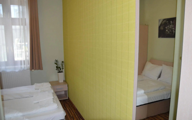 Akira Bed & Breakfast