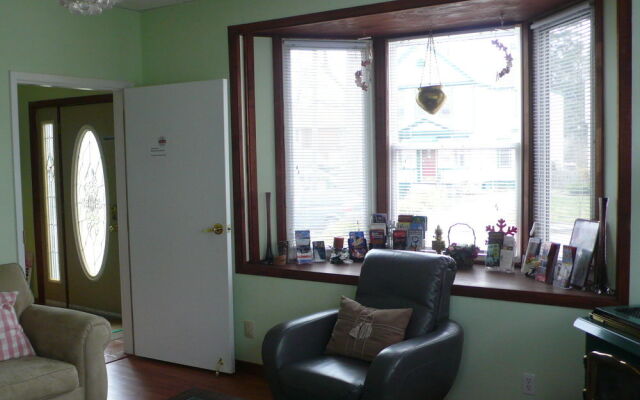 Niagara's Emerald Falls Bed & Breakfast