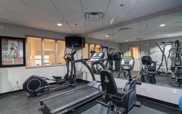 Best Western Plus Bowmanville