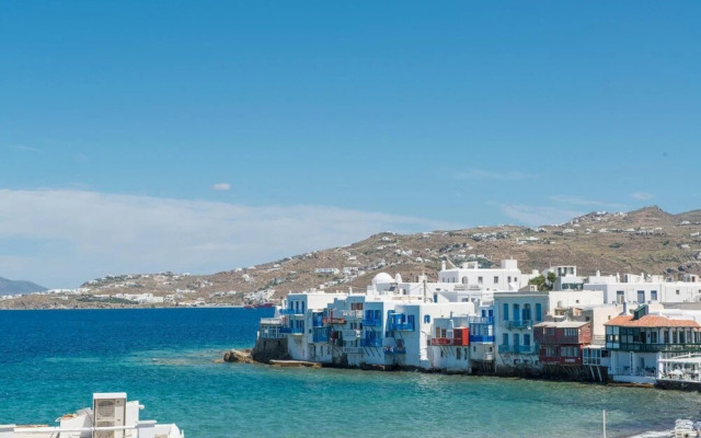 Alana Mykonos