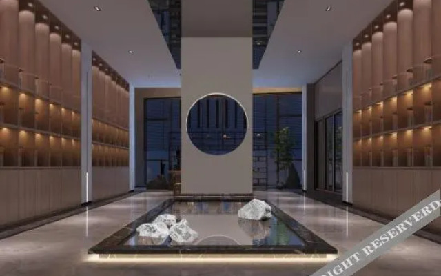 Shuangjiang Platinum Hotel(双江铂金酒店)