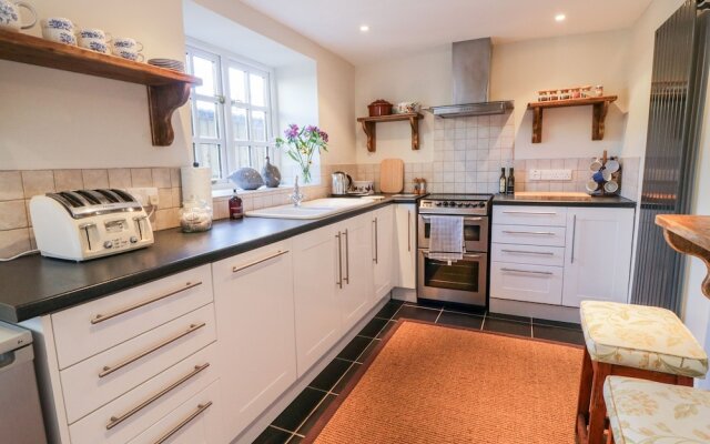 Spinsters Rock Cottage