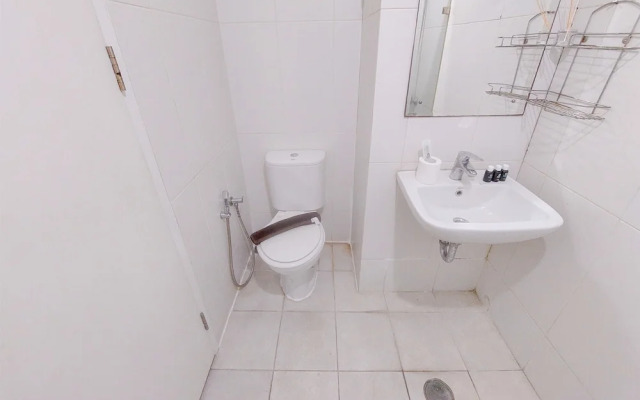 Best Place And Homey Studio Skylounge Tamansari Apartment