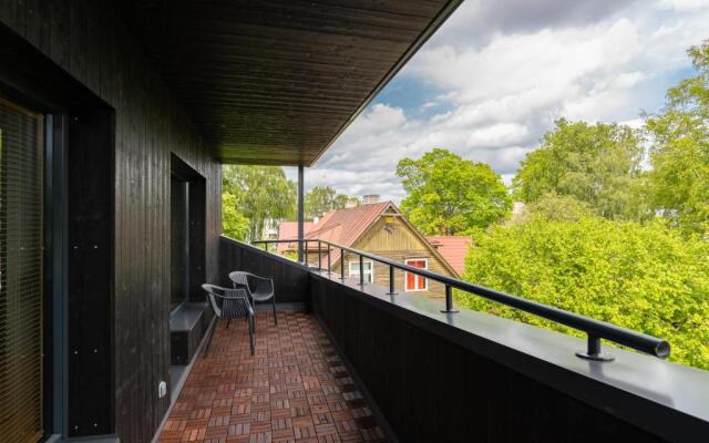 Self-check-in 3 bedroom apartment with sauna and balconies