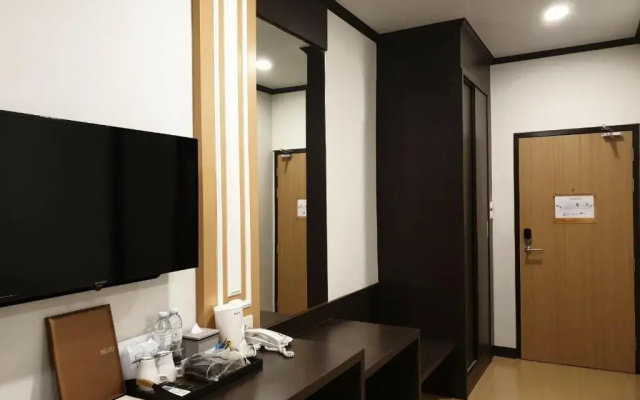 Swan Lake Hotel Sattahip