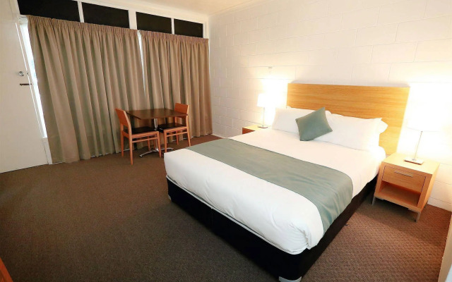 Q Express Motel