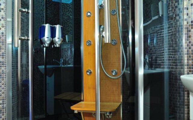 Mini Hotel Uyut on Novgorodskaya 35