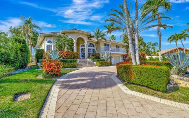 Serenity Villa Water Front