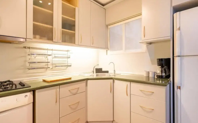 Sleek Flat With Sea View Balcony 2 min to Coast