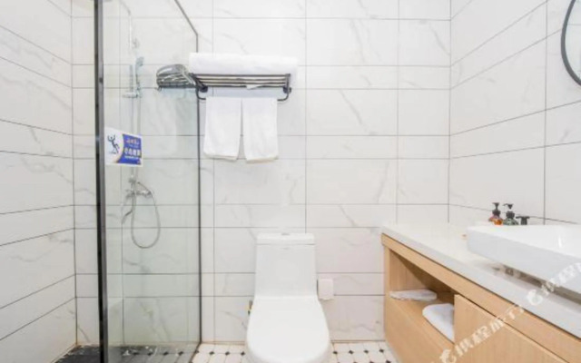 Meishi Hotel(Shanghai Changjiang South Road Store)