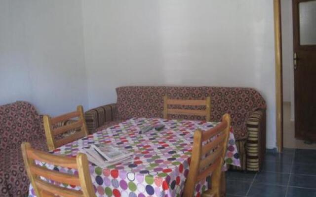 Adrasan Parlak Evleri