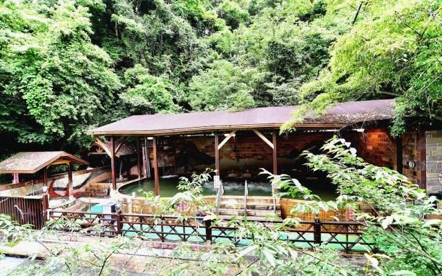Jenq Yang Hotspring Hotel