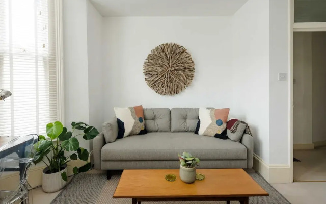 Beautiful Designer Flat in Maida Vale, Sleeps 4