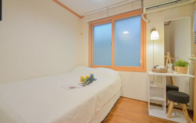 Season Helloworld House - Hostel