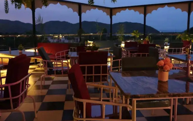 Jaipur Qila-Boutique Hotel and Roof Cafe