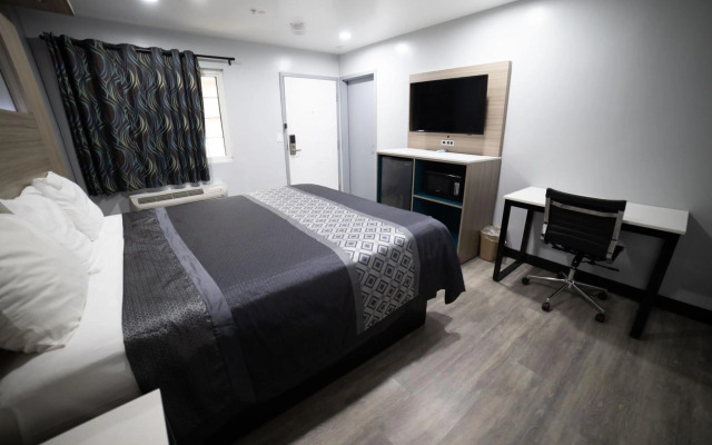 Express Inn & Suites