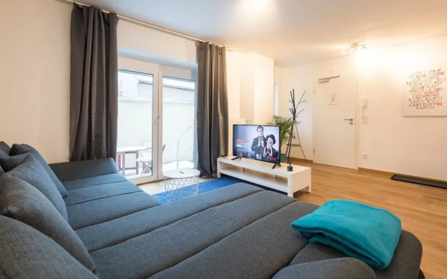 BRIGHT - Augsburg's Biggest - 4BR - Parking - Kitchen